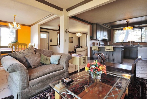 Azari Vineyards Guest House with Pool!