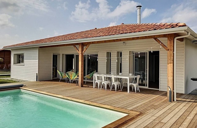 AZUR, villa para 8, piscina climatizada y jacuzzi