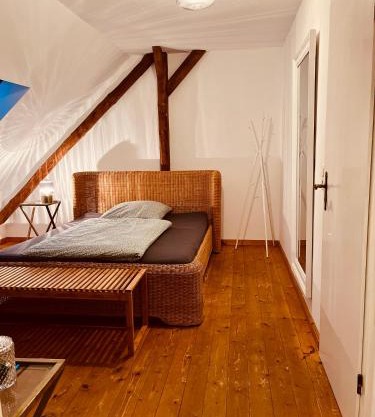 b e d & a g e d e s i g n -medium- wunderschönes Zimmer mit Bad - Rechnungserstellung für Geschäftsreisende & Firmen