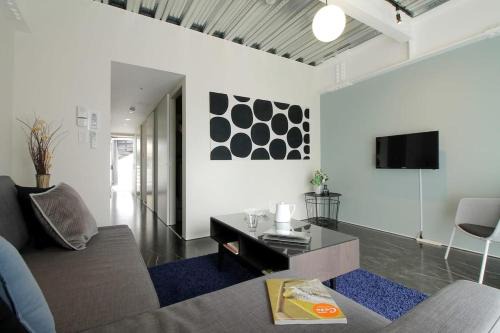 b hotel Komachi - Spacious Stay with Free BREAKFAST