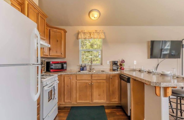 Baby Bear Cabin - Roam Property Management