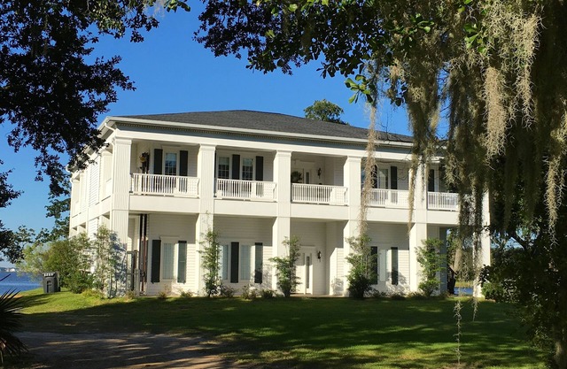 Back Bay Biloxi Waterfront Retreat-Fish, Watch Dolphins y Golf-Minutes to Casinos
