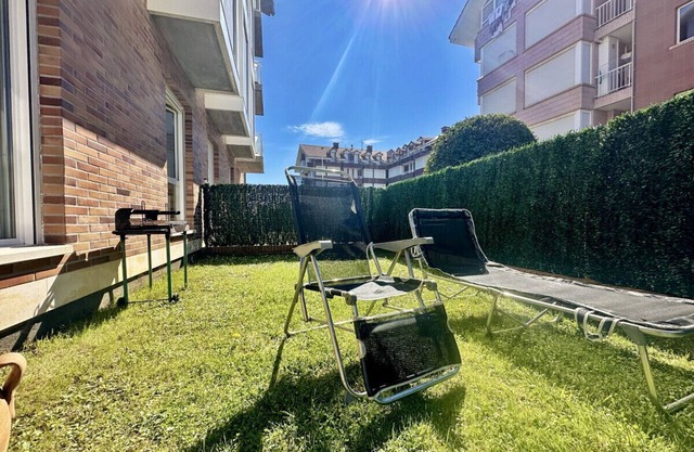 Bajo con jardín y piscina - Costa Verde 6006
