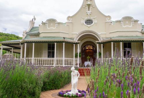 Bakenskraal Ostrich Palace
