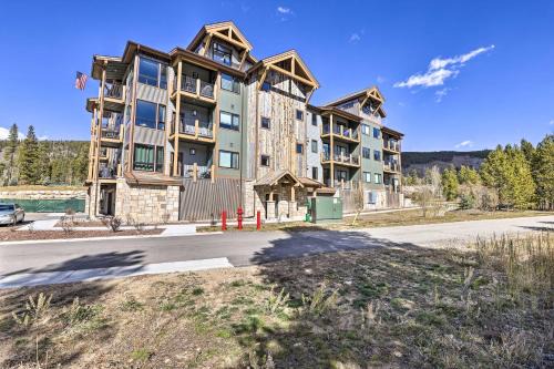 Balcony and Easy Mtn Access Condo in Keystone!
