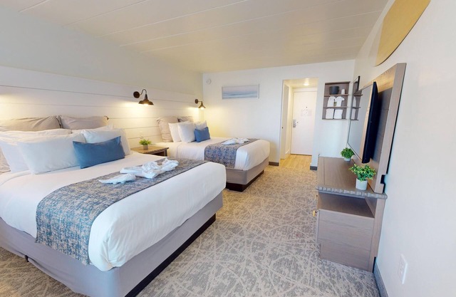 Balcony Queen Suites