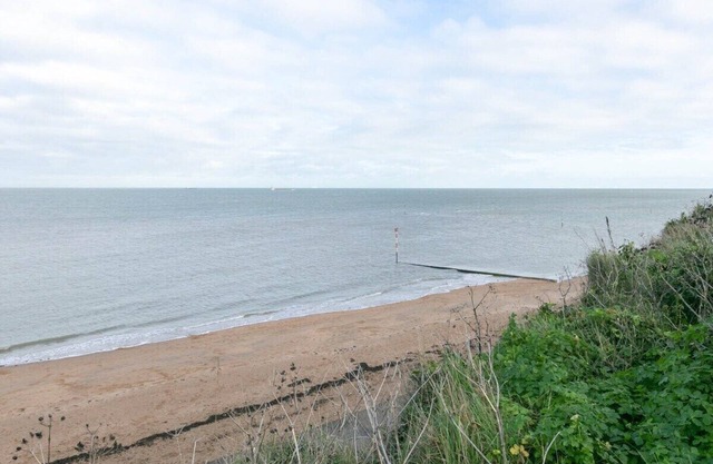 Balcony Sea View | Elegant Interior | TV over bath