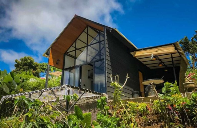 iNaturaleza en! Cabaña privada en altillo con vista a la naturaleza en Buleleng