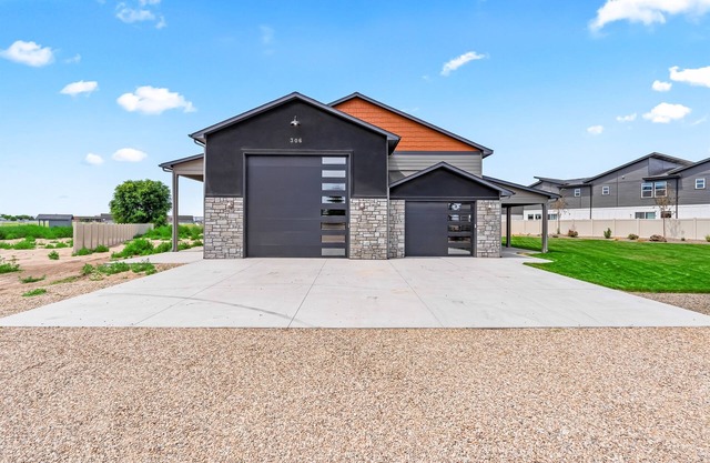 Barndominium Getaway|Family Retreat|Teams|RV Options|Pickleball|Fire Pits