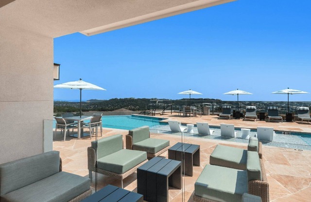 Barsala l Texas Hill Country 1BD: Resort Pool, Wine Fridge Retreat