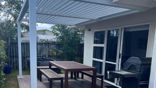 Baskervilla - Whangamata Holiday Home