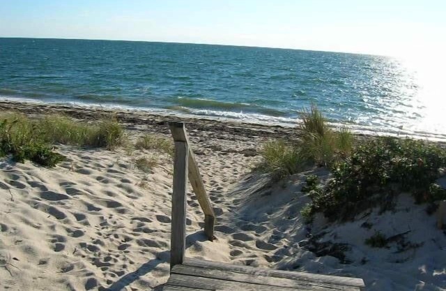 VISTAS A LA BAHÍA, PLAYA A TRAVÉS DE LA CALLE, ¡GRAN OFERTA!