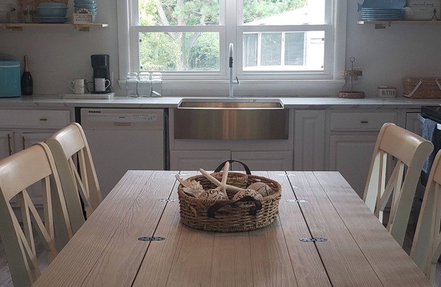 BAYDREAM BELIEVER Island getaway in a quiet neighborhood.