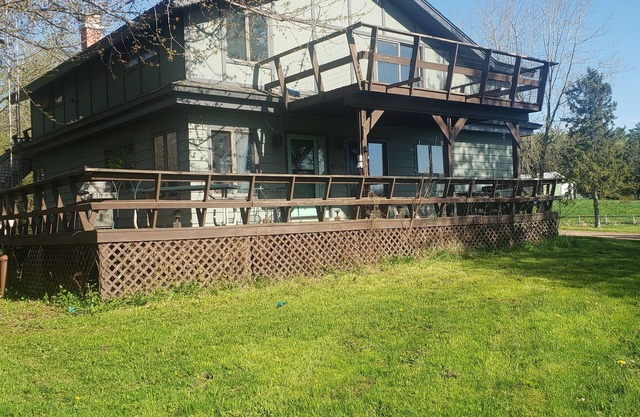 Bayfield Farmhouse Sleeps 16 - 4 bdrm/2 baths king