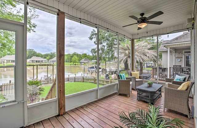 Bayou Pierre Home: On the Diversion Canal!