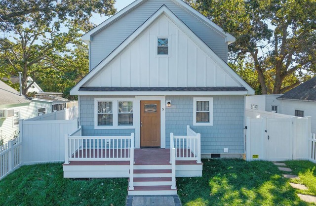 Bayshore Beach Bungalow 4-bedroom house bayside in North Cape May, NJ