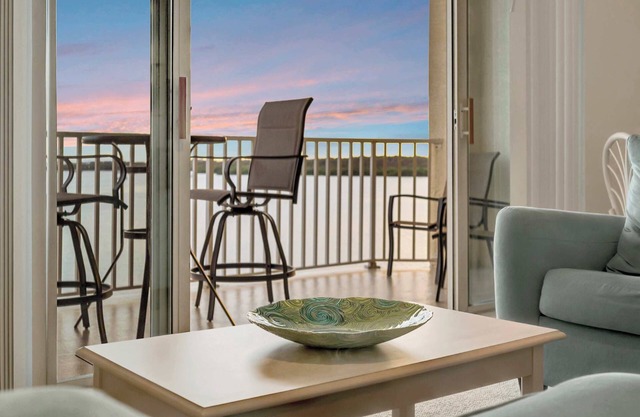 Bayview Sunsets Gym HOT TUB Pool BBQ RUM Bar