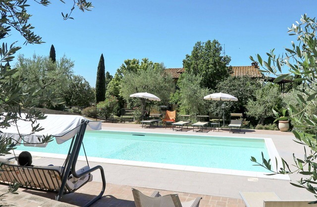 Preciosa casa de vacaciones privada con WIFI, piscina privada, bañera de hidromasaje, TV, patio