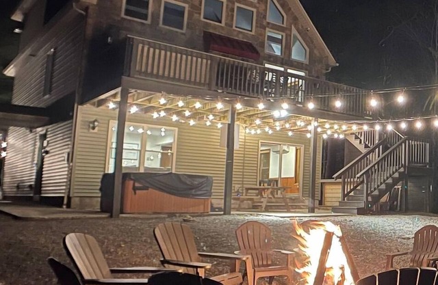 Beach access *Golf*Spacious*Private*HotTub *Firepit*Games*Sleeps16