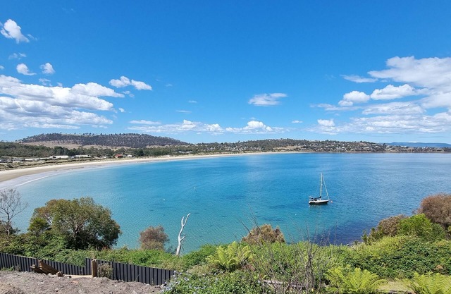 Beach bliss with panoramic views Entire home in Primrose Sands, Australia