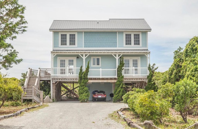 Beach Buzz by Oak Island Accommodations