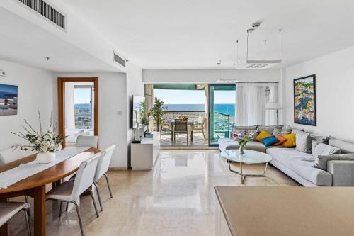 Beach Front Luxury Apartment