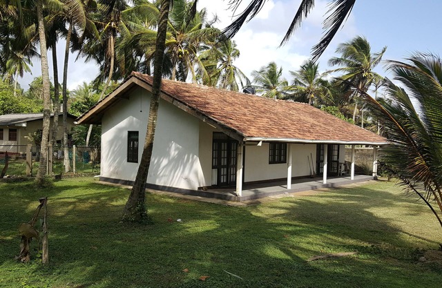 Frente a la playa Villa Waskaduwa (2 dormitorios, 2 baños, gran terraza con vista al atardecer