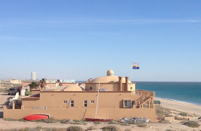 Frente a la playa en la playa más bonita en Peñasco 6 dormitorios, 4 cuartos de baño, 20 pies Dome Techos
