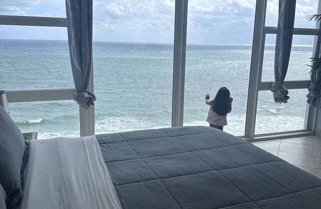 Oceanfront Beachfront 1 bedroom with balcony-Views Views Views