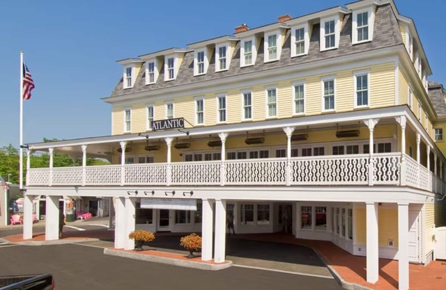 🏖️BEACH STREET RETREAT~ OCEAN VIEW 2BR- 2BA condo in ❤️ of Short Sands Village!