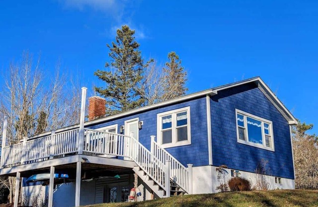 Beach Vibes Acadia Cottage, Fire pit, Family, Acadia, sleeps 8