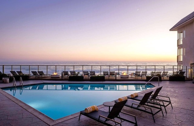 Beachfront Accommodations with Swimming Pool! 3 Comfortable Courtyard Units