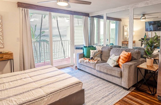 Beachfront Condo w/ Amazing View