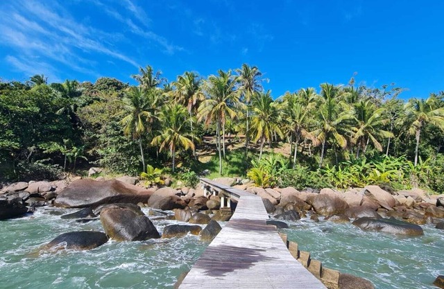 Casa Beira Mar con muelle privado - Veloso e Corral