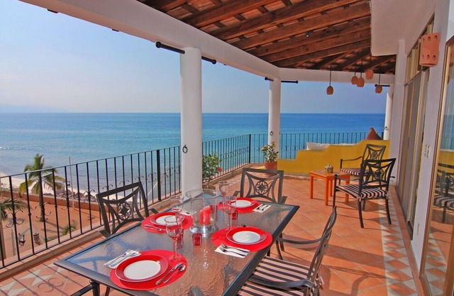 !!BEACHFRONT IN THE CITY CENTER! OCTOBER SPECIAL, ONLY 225/NT!!!