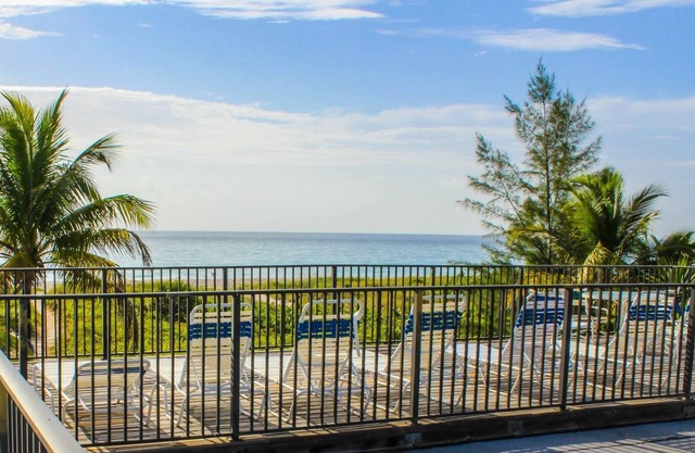 Beachfront Studio w/ Ocean Views
