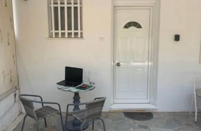 Beachfront studio with garden