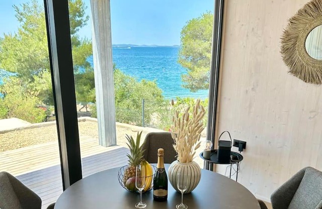 BEACHHOUSE #1 - Buqez Resort