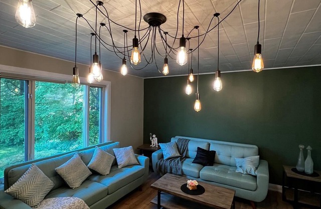 Beachside Escape: Tranquil Cottage Retreat Steps from the Shore! (Pet-friendly)