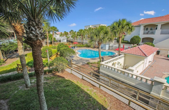 Beachside Paradise Pool & Historic Charm