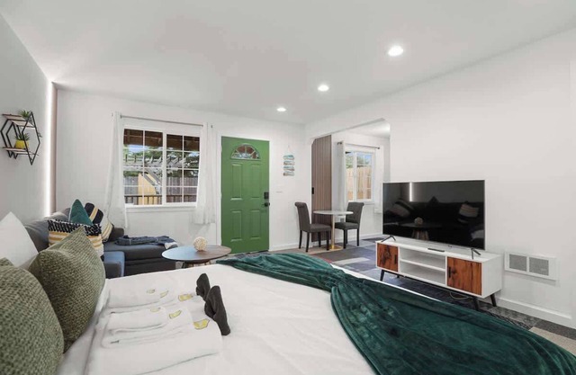 Beachy 1BR Escape w/ Sofa Bed | Golf Nearby