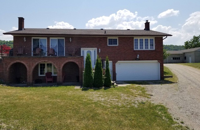 Beamsville Cottage Vineyard Banco - Lincoln