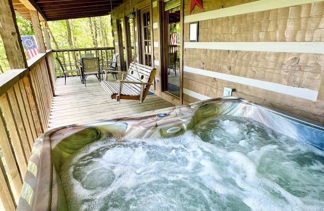 Bearadise Found 2 Bedroom Cabin by RedAwning