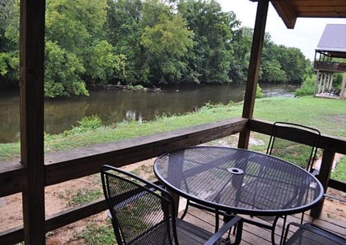 Bearadise On Tellico River