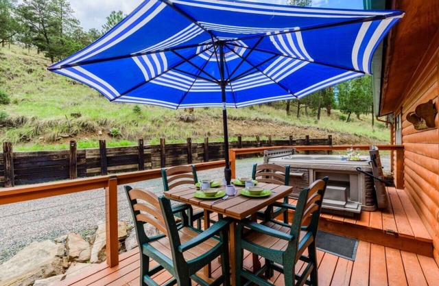 Bears Gone Fishing- Hot Tub, Decks, Near Trails