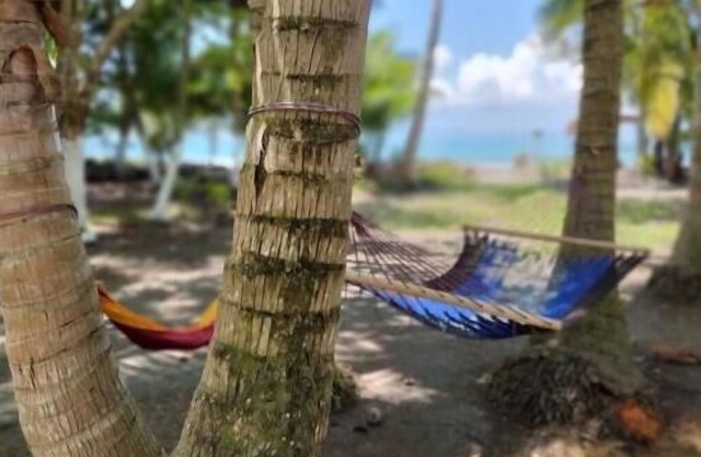 Beautiful Beach House 2 Bedroom/ 2 Bath w/ AC
