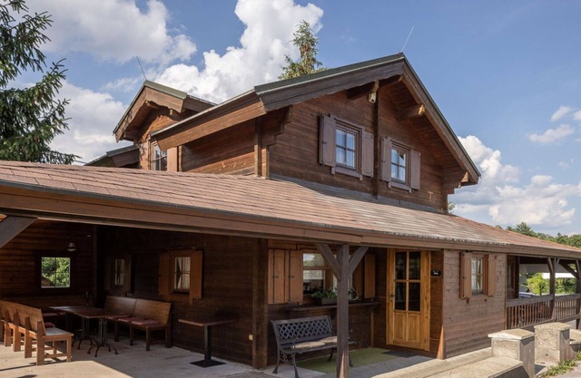Maravillosa casa de vacaciones privada con jacuzzi, WIFI, TV, terraza y mascotas permitida