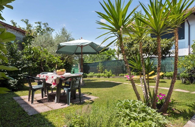 Bonito apartamento en villa para 6 personas con TV y patio