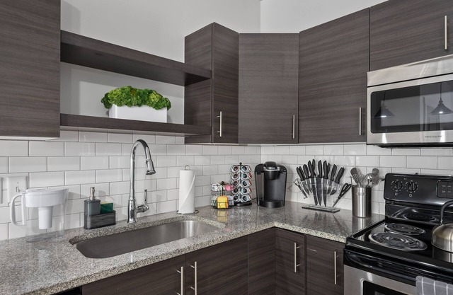 Beautiful 2 Bedroom Apartment Near Lagoon