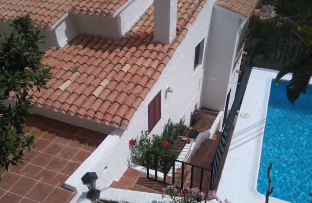 Hermoso apartamento de 2 dormitorios En la montaña Villa con piscina y privado al mar Vistas